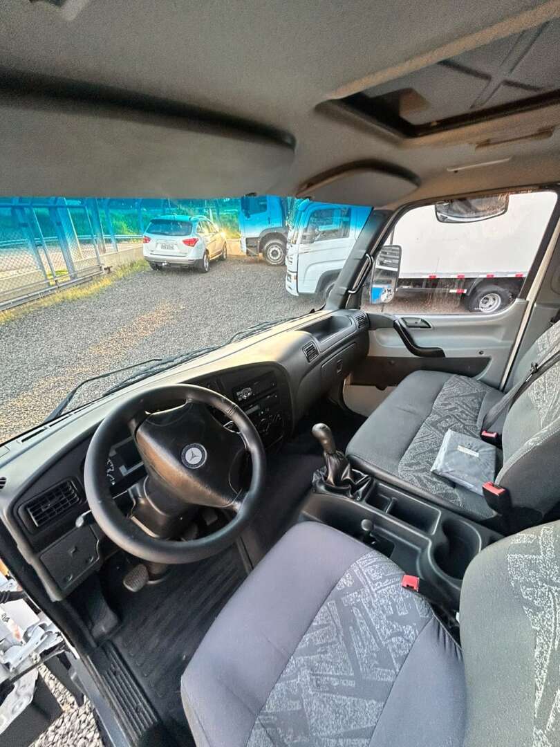 Caminhão MERCEDES BENZ MB 815 Chassis ANO 2018 de FBM Caminhões em São Paulo