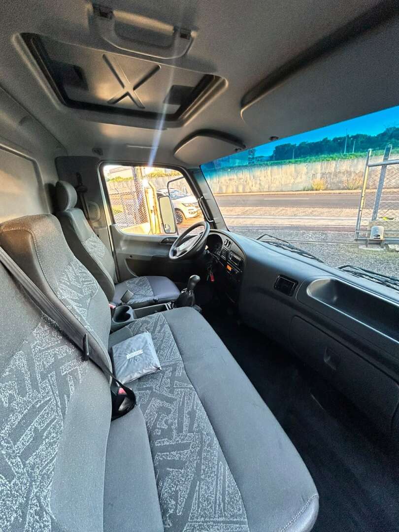 Caminhão MERCEDES BENZ MB 815 Chassis ANO 2018 de FBM Caminhões em São Paulo