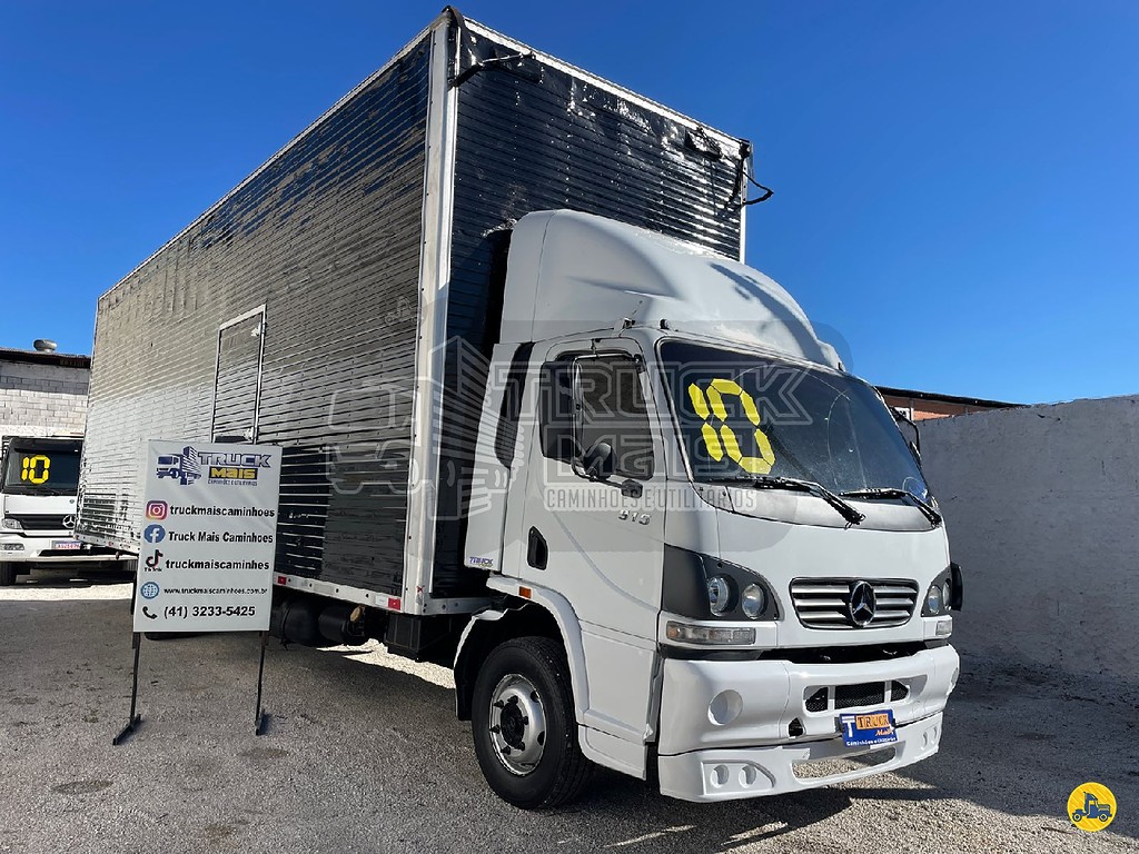 Caminhão MERCEDES BENZ MB 915 Baú Furgão ANO 2010 de Truck Mais Caminhões no Paraná