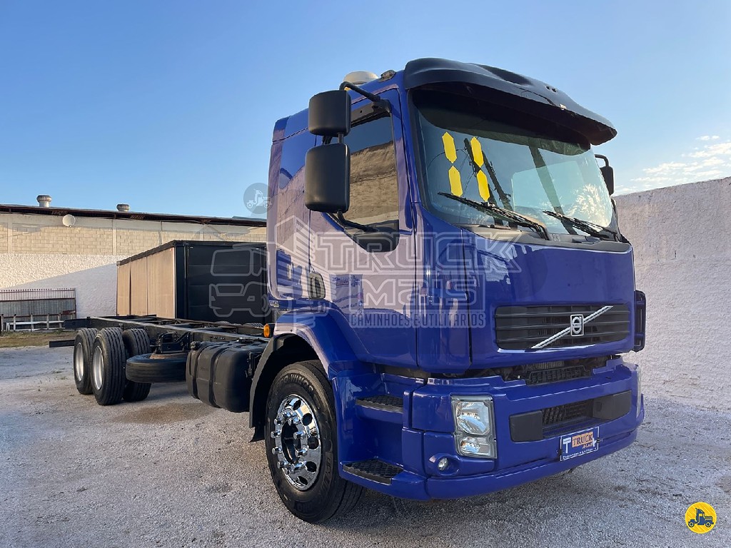 Caminhão VOLVO VM 260 Chassis ANO 2011 de Truck Mais Caminhões no Paraná