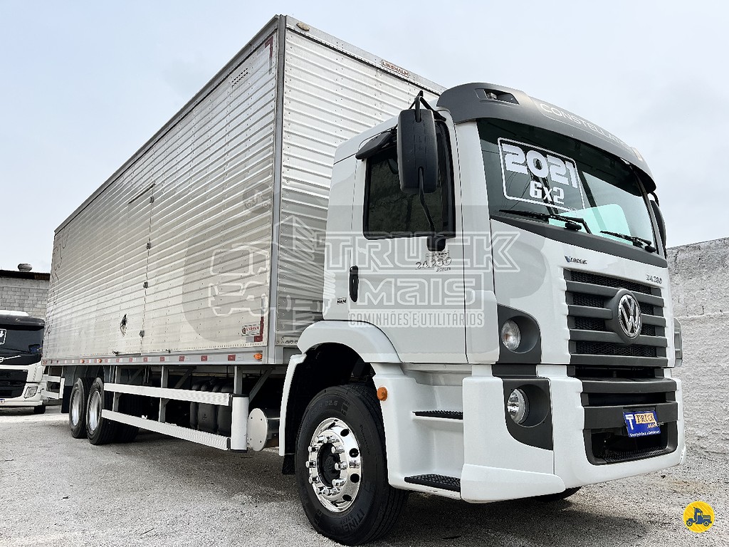 Caminhão VOLKSWAGEN VW 24280 Baú Furgão ANO 2021 de Truck Mais Caminhões no Paraná