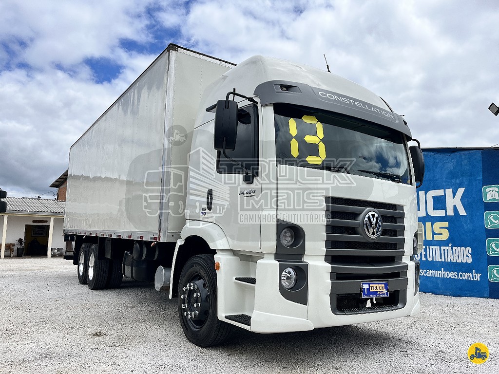 Caminhão VOLKSWAGEN VW 24280 Baú Furgão ANO 2013 de Truck Mais Caminhões no Paraná