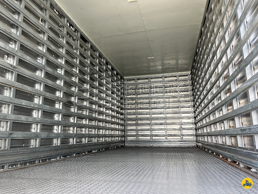 Caminhão FORD CARGO 816 Baú Furgão ANO 2013 de Truck Mais Caminhões no Paraná