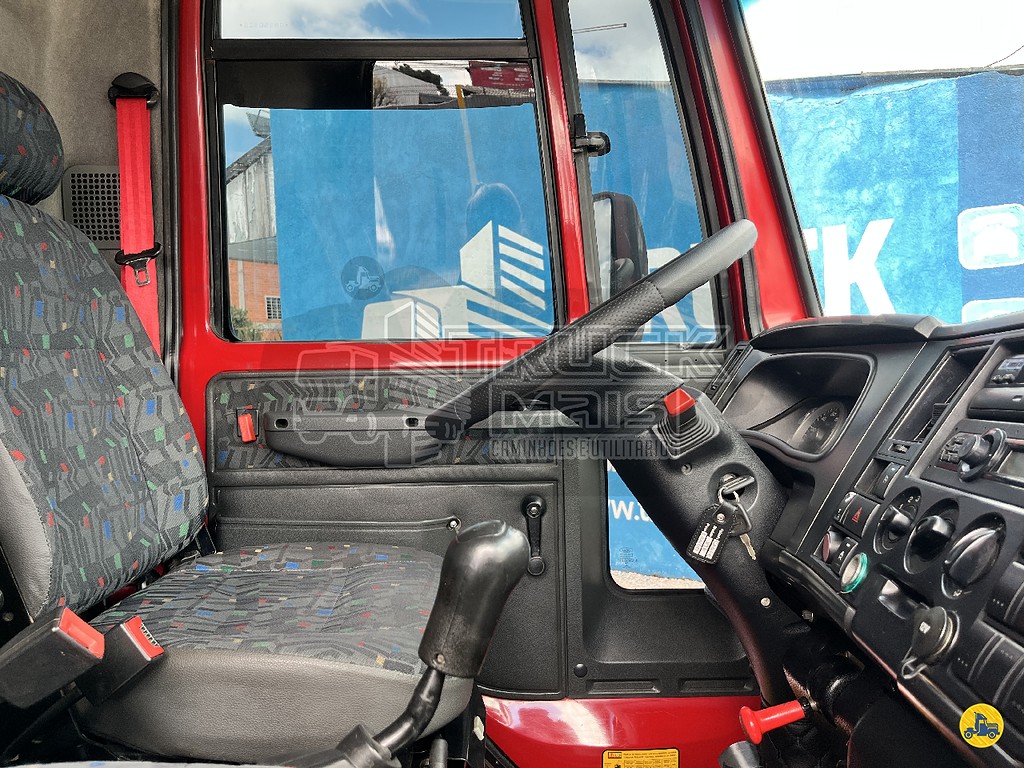 Caminhão FORD CARGO 816 Baú Furgão ANO 2013 de Truck Mais Caminhões no Paraná