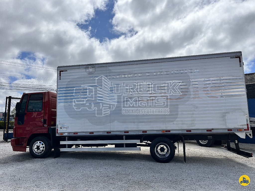 Caminhão FORD CARGO 816 Baú Furgão ANO 2013 de Truck Mais Caminhões no Paraná