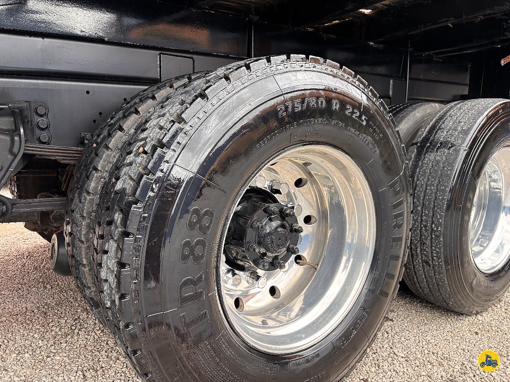 Caminhão VOLKSWAGEN VW 24280 Guincho Munck ANO 2015 de Truck Mais Caminhões no Paraná