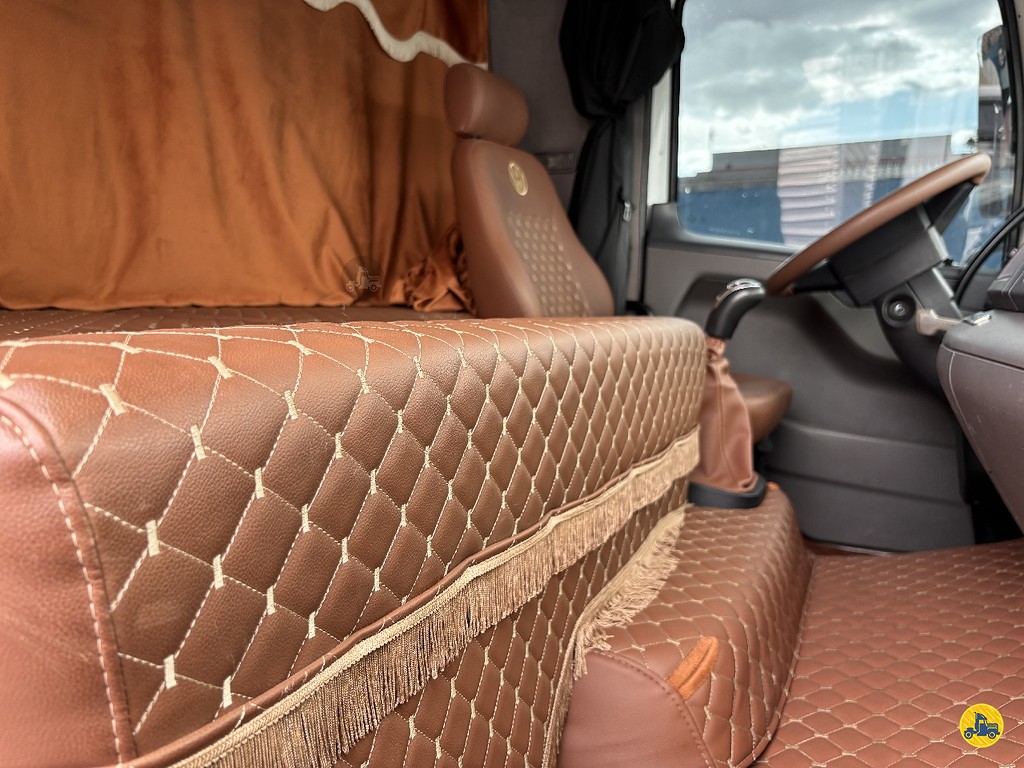 Caminhão VOLKSWAGEN VW 24280 Guincho Munck ANO 2015 de Truck Mais Caminhões no Paraná