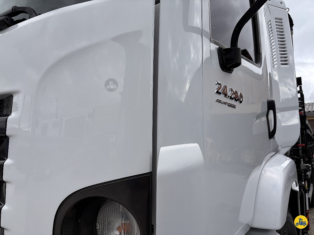 Caminhão VOLKSWAGEN VW 24280 Guincho Munck ANO 2015 de Truck Mais Caminhões no Paraná