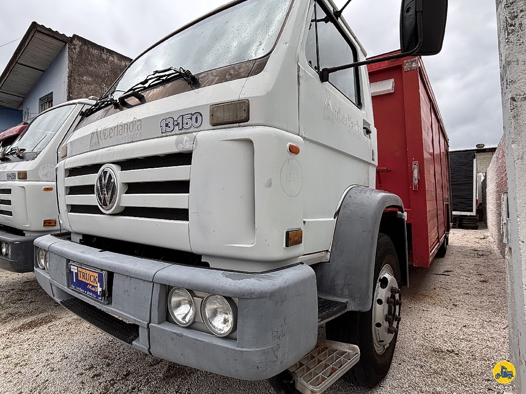 Caminhão VOLKSWAGEN VW 13150 Baú Bebidas ANO 2001 de Truck Mais Caminhões no Paraná
