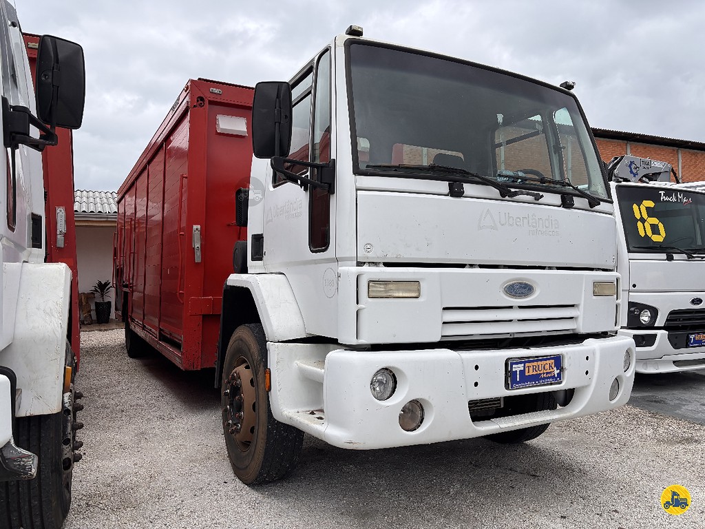 Caminhão FORD CARGO 1717 Baú Bebidas ANO 2007 de Truck Mais Caminhões no Paraná