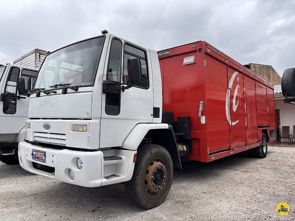 Caminhão FORD CARGO 1717 Baú Bebidas ANO 2007 de Truck Mais Caminhões no Paraná