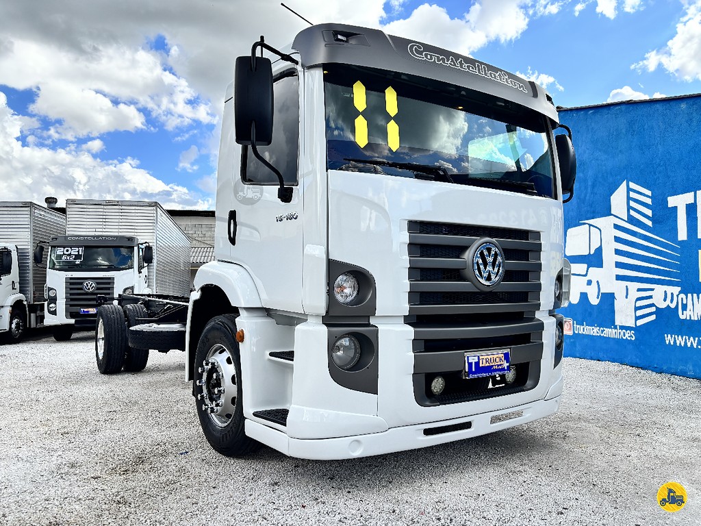 Caminhão VOLKSWAGEN VW 15180 Chassis ANO 2011 de Truck Mais Caminhões no Paraná