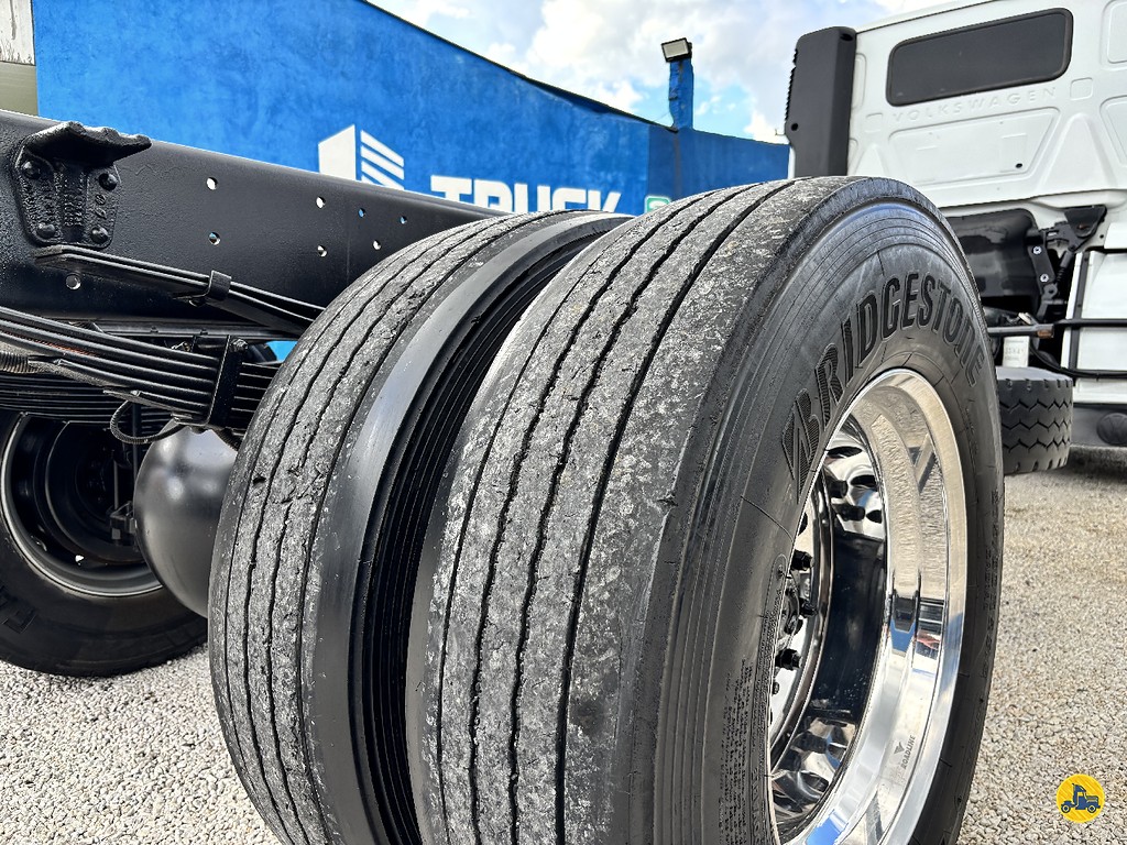 Caminhão VOLKSWAGEN VW 15180 Chassis ANO 2011 de Truck Mais Caminhões no Paraná