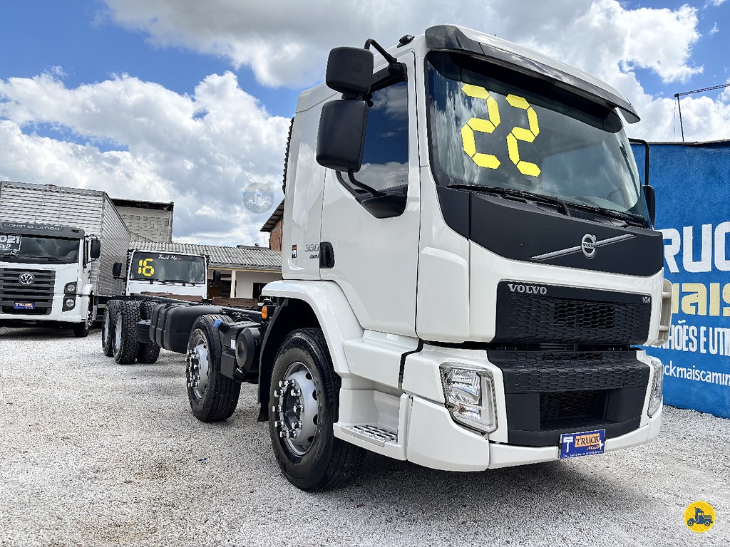 Caminhão VOLVO VM 330 Chassis ANO 2022 de Truck Mais Caminhões no Paraná