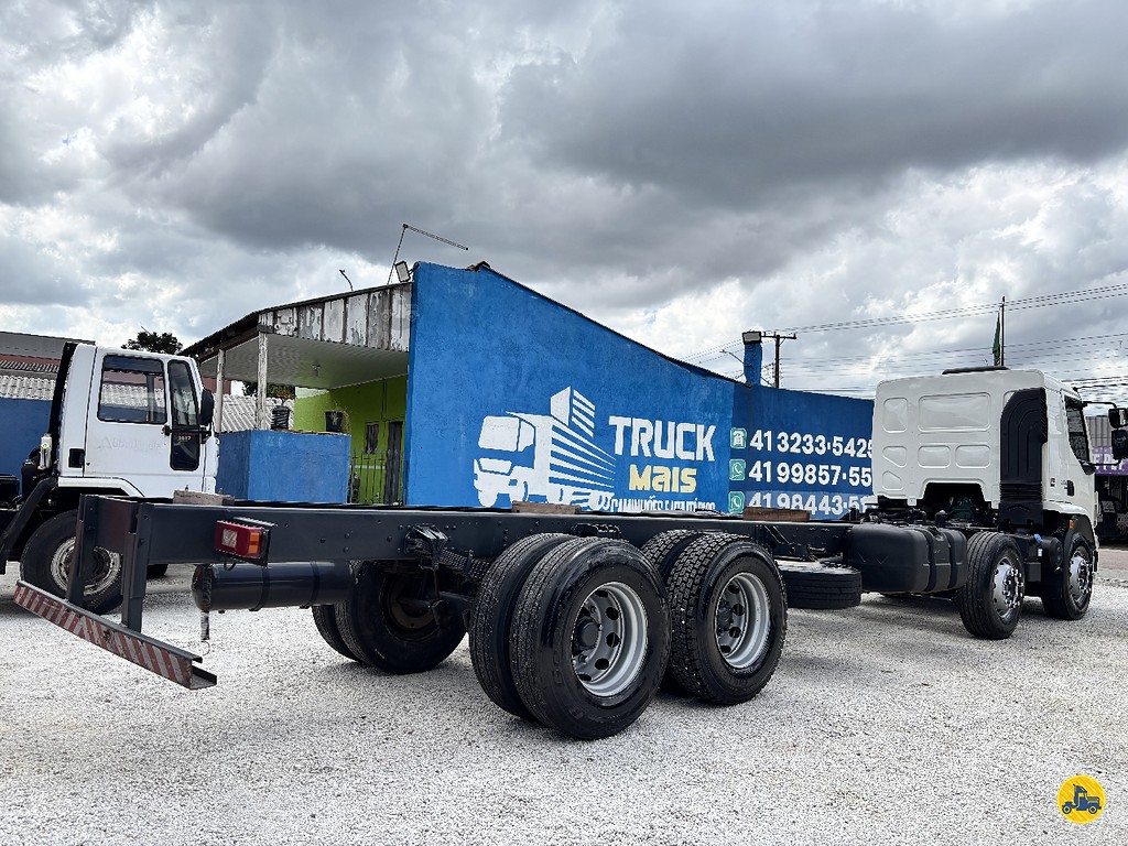 Caminhão VOLVO VM 330 Chassis ANO 2022 de Truck Mais Caminhões no Paraná