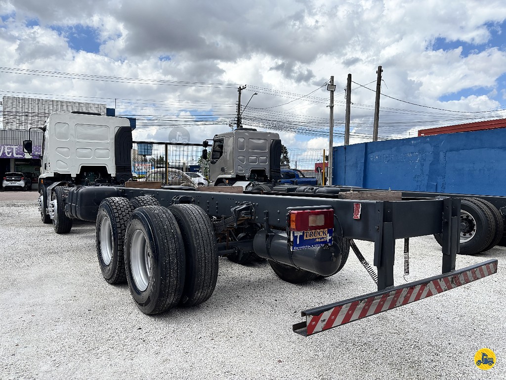 Caminhão VOLVO VM 330 Chassis ANO 2022 de Truck Mais Caminhões no Paraná