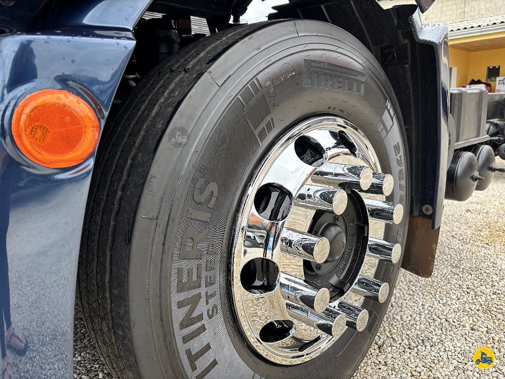 Caminhão VOLKSWAGEN VW 24250 Carga Seca ANO 2008 de Truck Mais Caminhões no Paraná