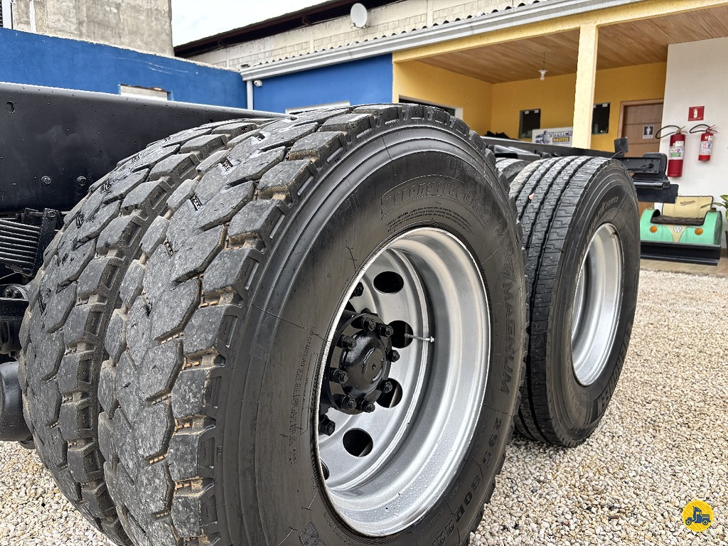 Caminhão VOLKSWAGEN VW 24250 Carga Seca ANO 2008 de Truck Mais Caminhões no Paraná