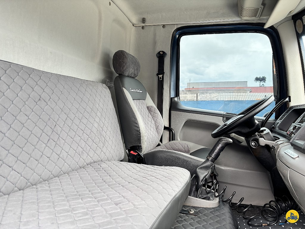 Caminhão VOLKSWAGEN VW 24250 Carga Seca ANO 2008 de Truck Mais Caminhões no Paraná