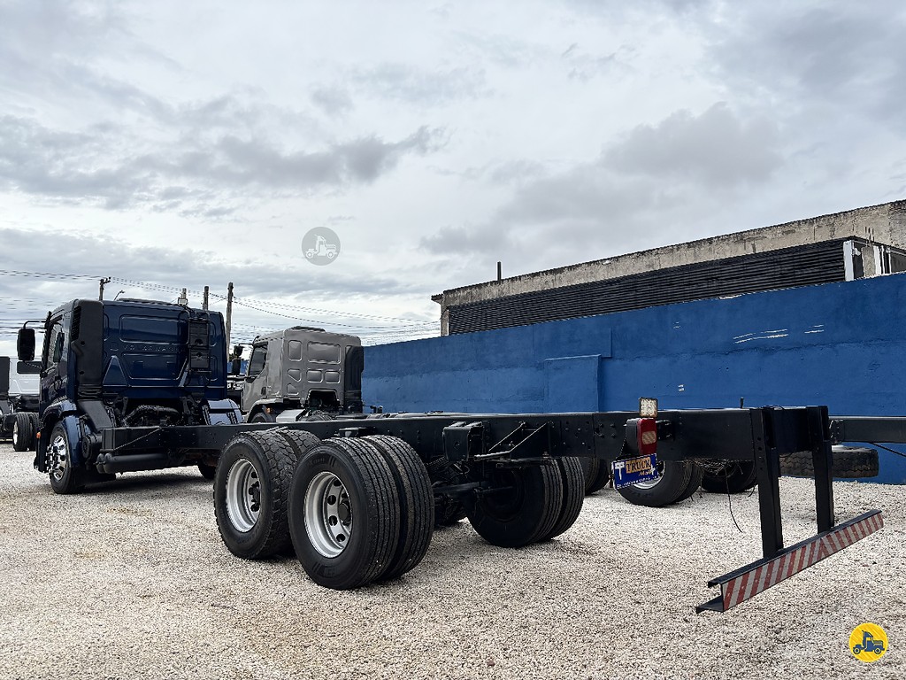Caminhão VOLKSWAGEN VW 24250 Carga Seca ANO 2008 de Truck Mais Caminhões no Paraná