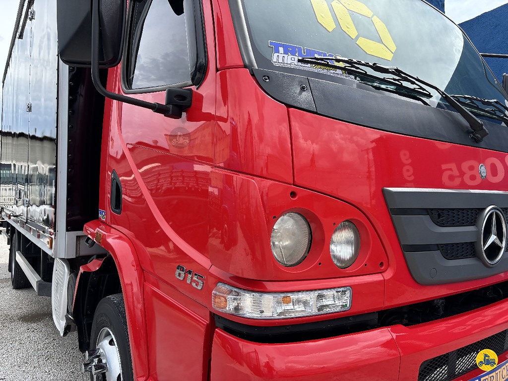 Caminhão MERCEDES BENZ MB 815 Baú Furgão ANO 2016 de Truck Mais Caminhões no Paraná