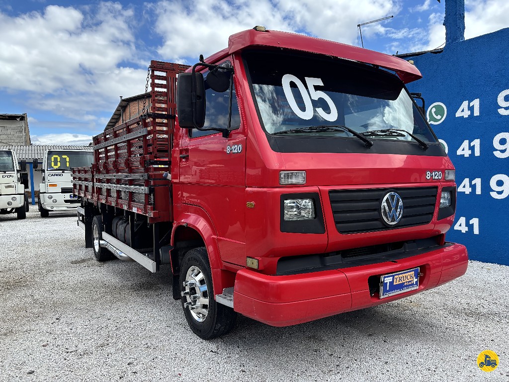 Caminhão VOLKSWAGEN VW 8120 Carroceria ANO 2005 de Truck Mais Caminhões no Paraná