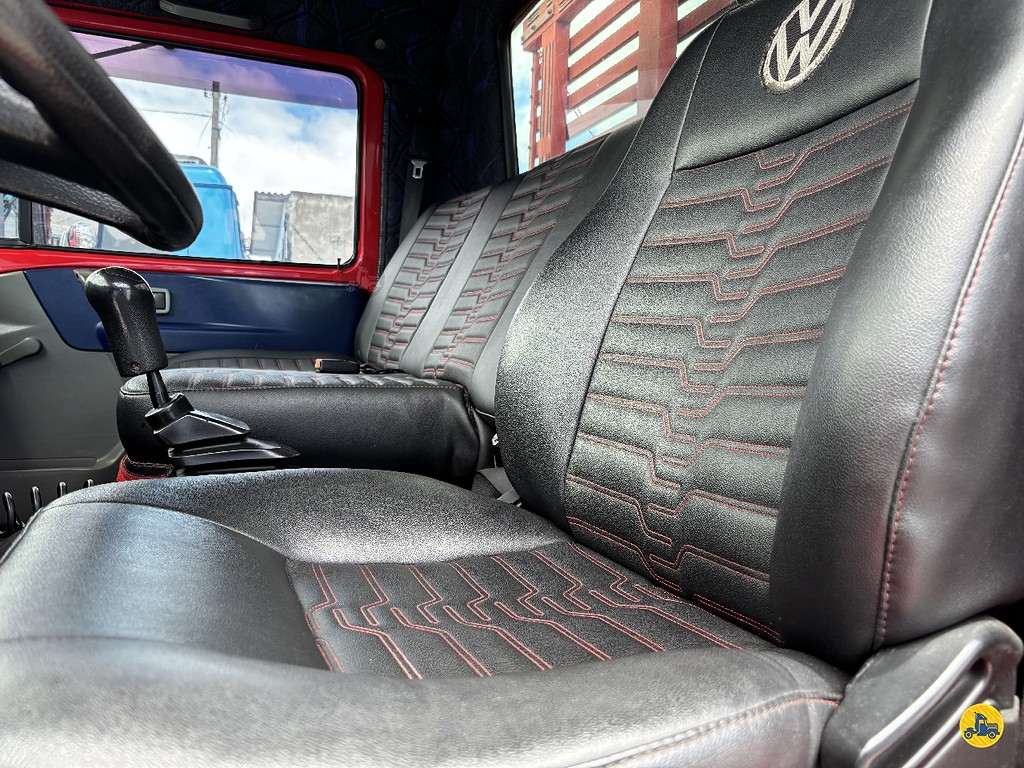 Caminhão VOLKSWAGEN VW 8120 Carroceria ANO 2005 de Truck Mais Caminhões no Paraná