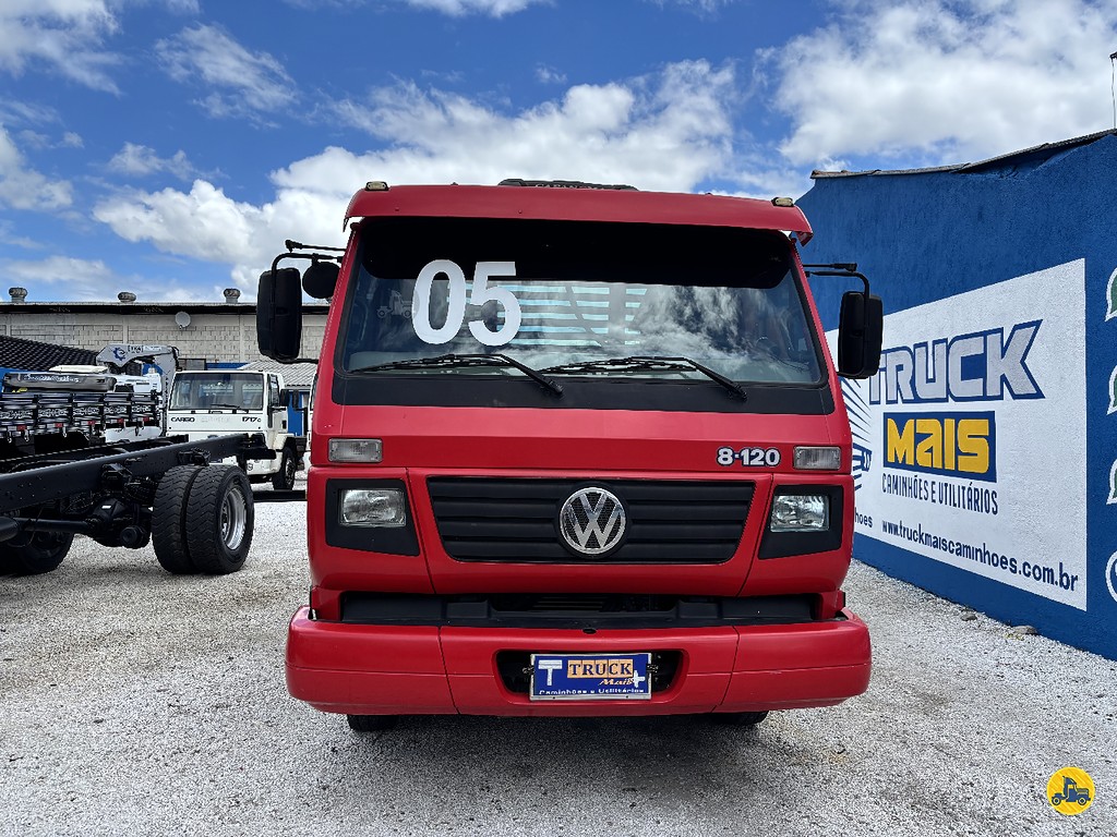Caminhão VOLKSWAGEN VW 8120 Carroceria ANO 2005 de Truck Mais Caminhões no Paraná
