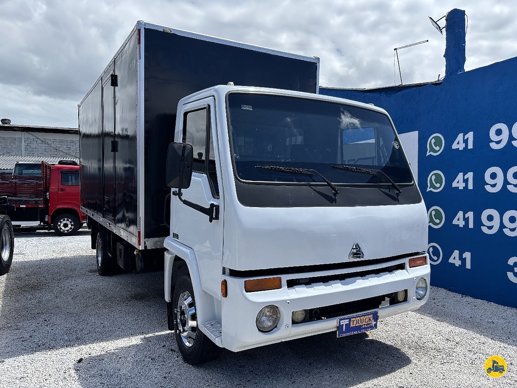 Caminhão AGRALE 8500&nbsp;CD Baú Furgão + Plataforma Elevatória ANO 2009 de Truck Mais Caminhões no Paraná