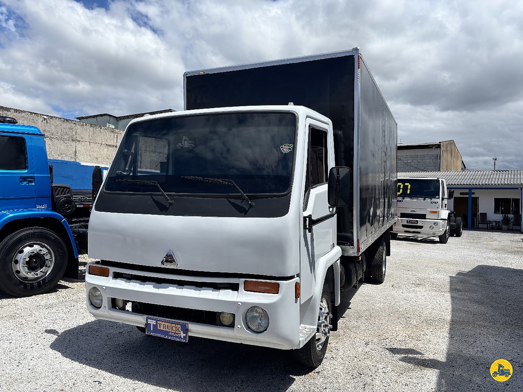 Caminhão AGRALE 8500&nbsp;CD Baú Furgão + Plataforma Elevatória ANO 2009 de Truck Mais Caminhões no Paraná