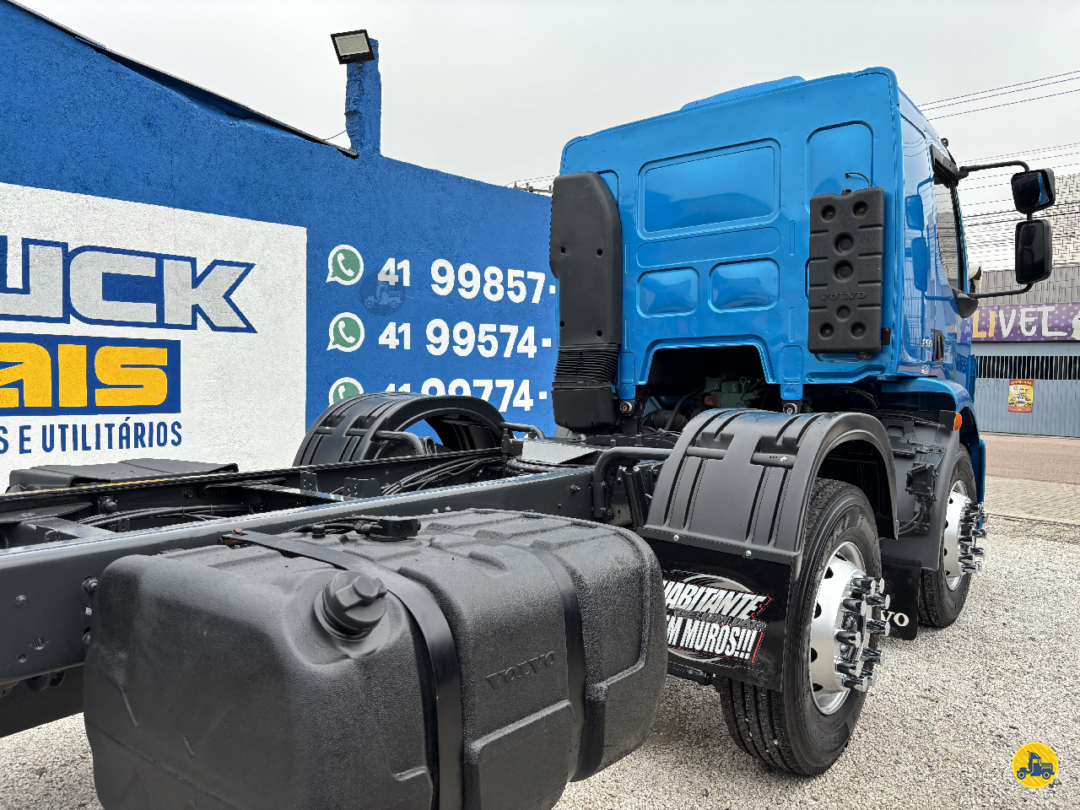 Caminhão VOLVO VM 260 Chassis ANO 2011 de Truck Mais Caminhões no Paraná