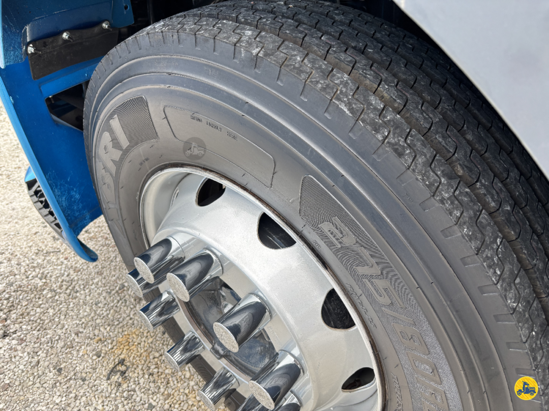 Caminhão VOLVO VM 260 Chassis ANO 2011 de Truck Mais Caminhões no Paraná