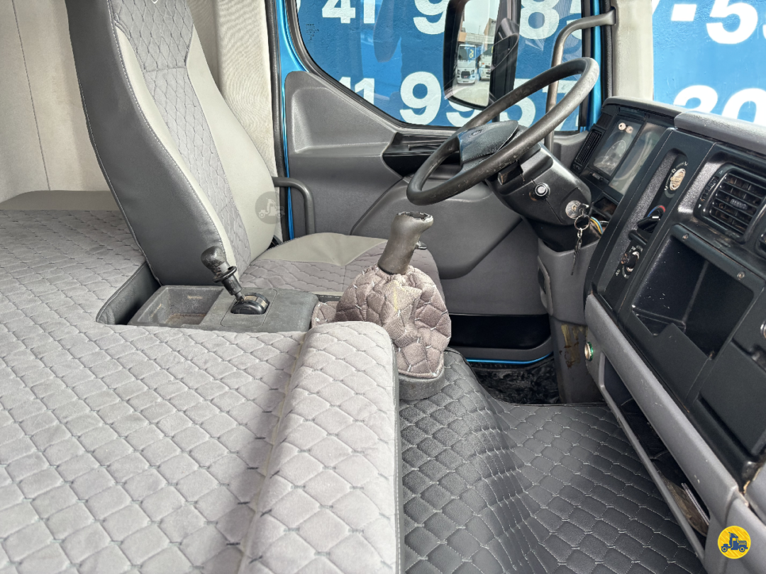 Caminhão VOLVO VM 260 Chassis ANO 2011 de Truck Mais Caminhões no Paraná