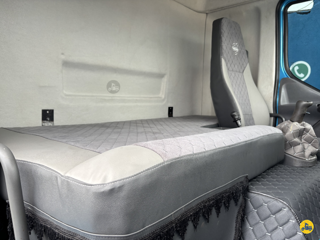 Caminhão VOLVO VM 260 Chassis ANO 2011 de Truck Mais Caminhões no Paraná