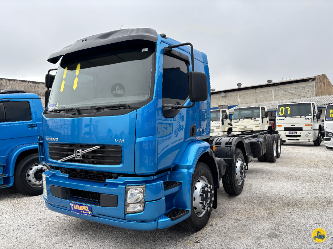 Caminhão VOLVO VM 260 Chassis ANO 2011 de Truck Mais Caminhões no Paraná