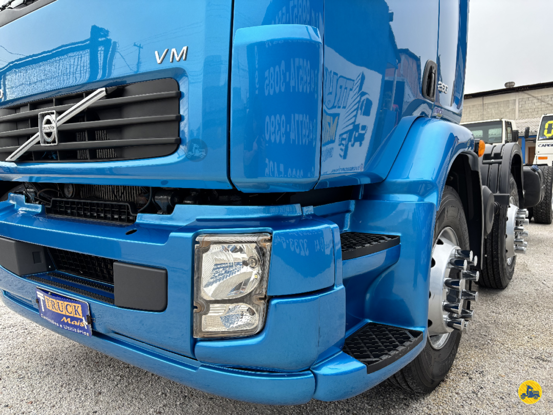 Caminhão VOLVO VM 260 Chassis ANO 2011 de Truck Mais Caminhões no Paraná