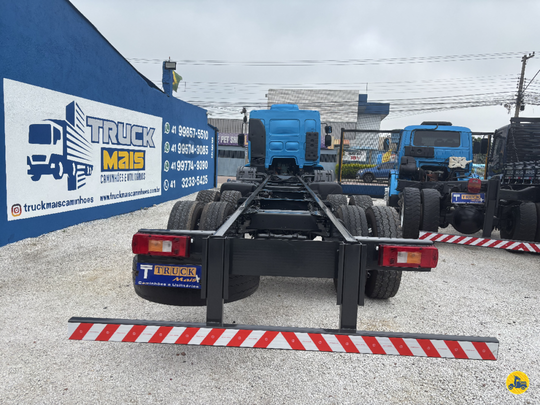 Caminhão VOLVO VM 260 Chassis ANO 2011 de Truck Mais Caminhões no Paraná