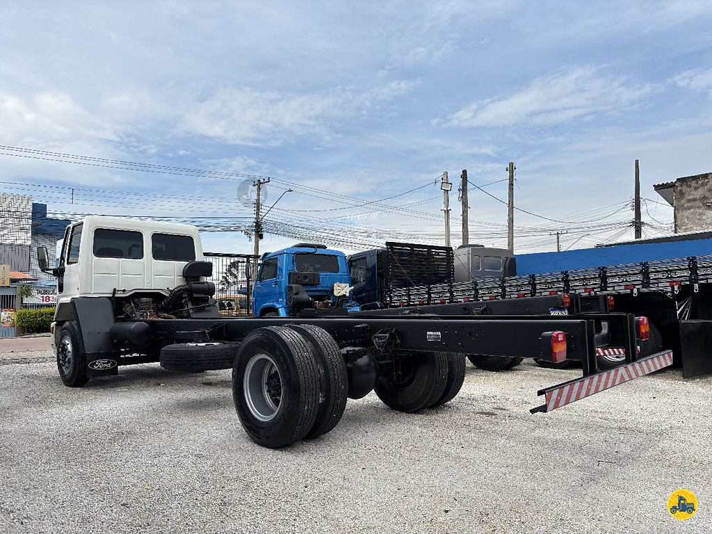 Caminhão FORD CARGO 1717 Chassis ANO 2007 de Truck Mais Caminhões no Paraná