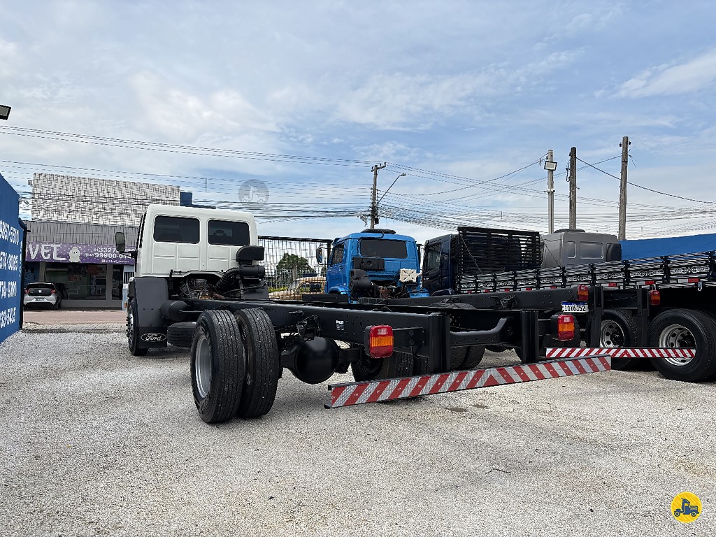 Caminhão FORD CARGO 1717 Chassis ANO 2007 de Truck Mais Caminhões no Paraná