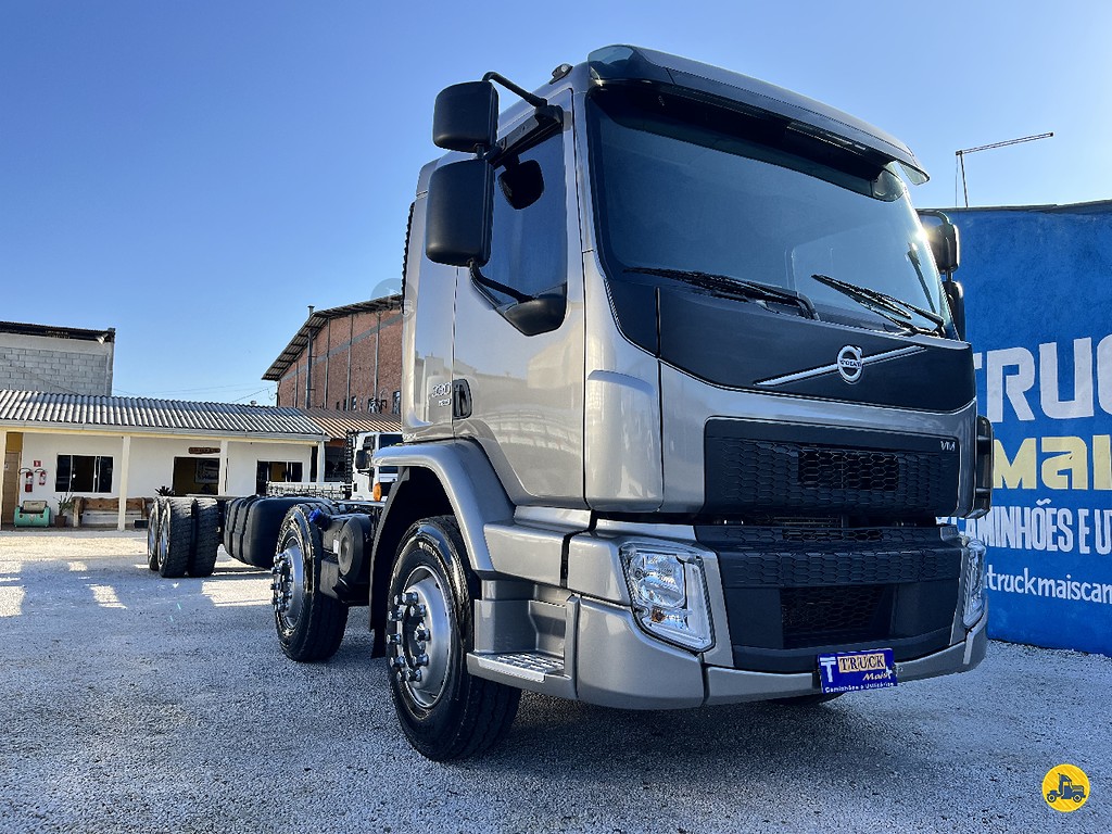 Caminhão VOLVO VM 330 Chassis ANO 2022 de Truck Mais Caminhões no Paraná