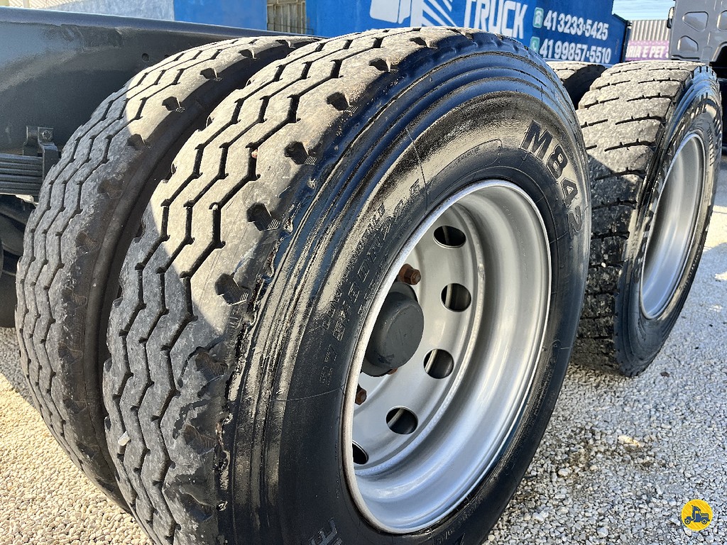 Caminhão VOLVO VM 330 Chassis ANO 2022 de Truck Mais Caminhões no Paraná