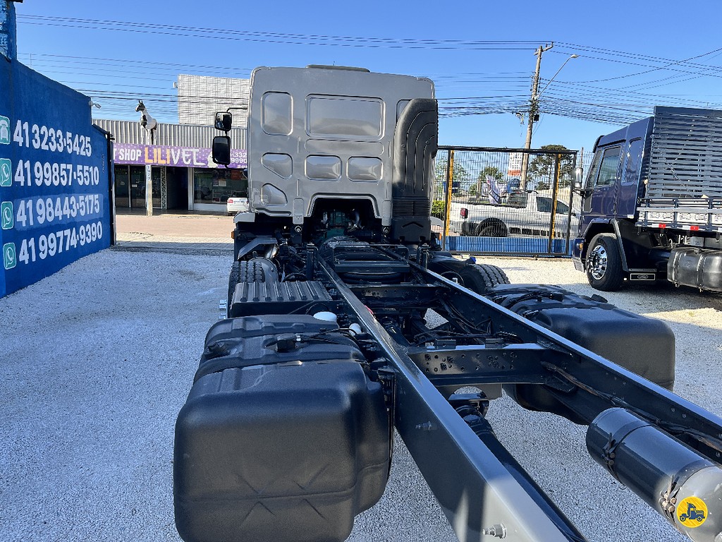 Caminhão VOLVO VM 330 Chassis ANO 2022 de Truck Mais Caminhões no Paraná