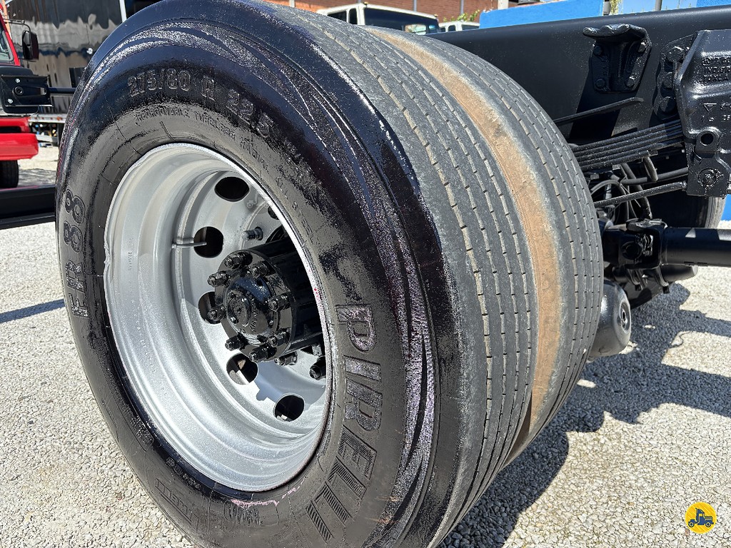 Caminhão FORD CARGO 1717 Chassis ANO 2007 de Truck Mais Caminhões no Paraná