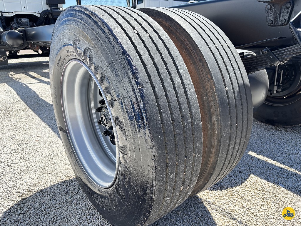 Caminhão FORD CARGO 1717 Chassis ANO 2007 de Truck Mais Caminhões no Paraná