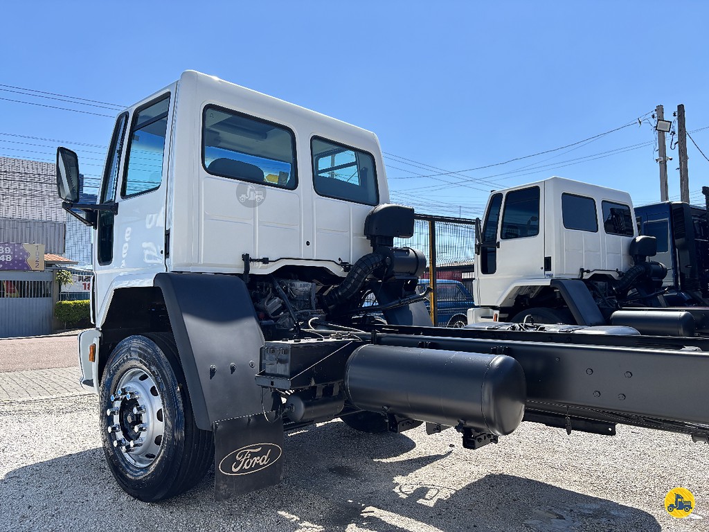 Caminhão FORD CARGO 1717 Chassis ANO 2007 de Truck Mais Caminhões no Paraná