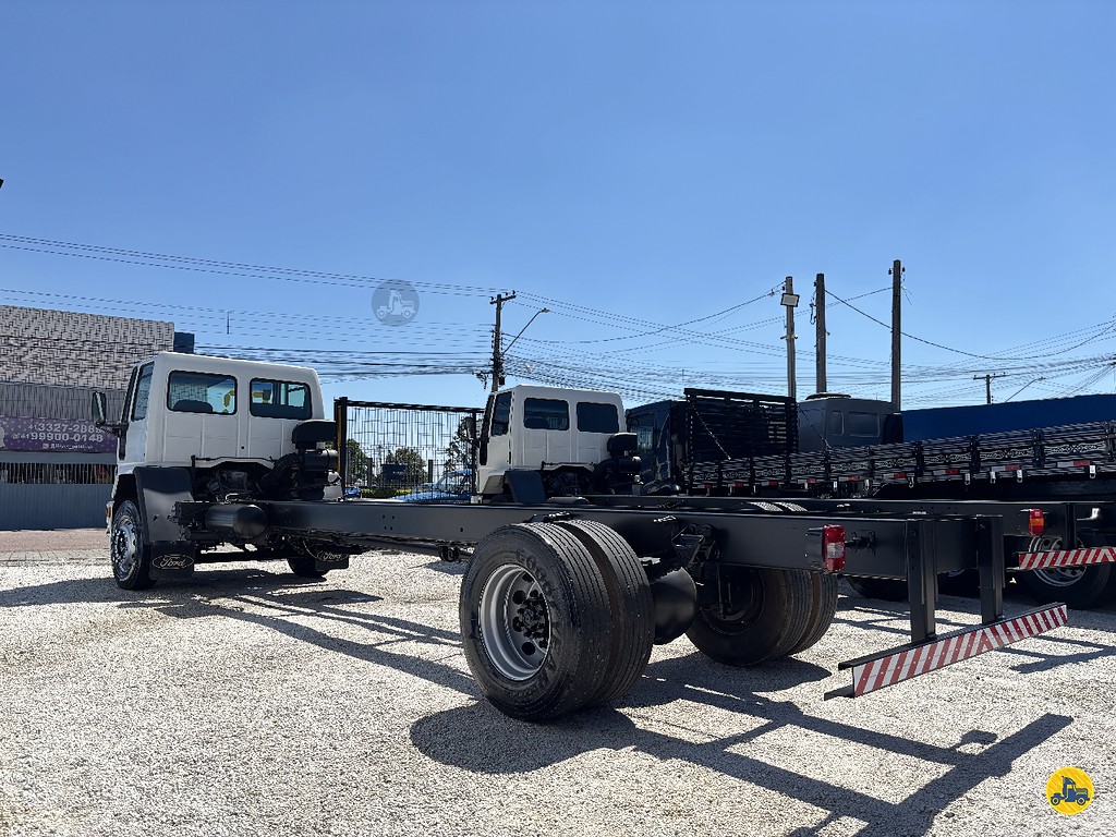 Caminhão FORD CARGO 1717 Chassis ANO 2007 de Truck Mais Caminhões no Paraná