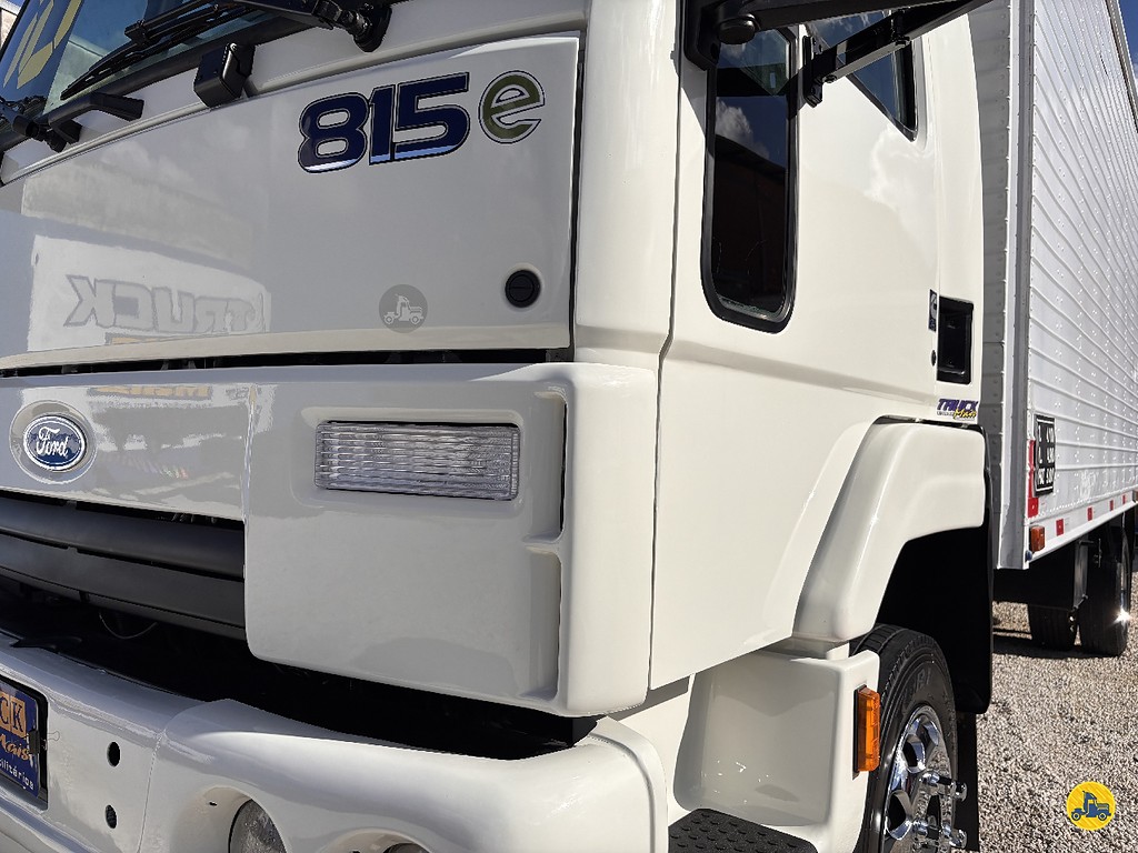 Caminhão FORD CARGO 815 Baú Furgão ANO 2010 de Truck Mais Caminhões no Paraná