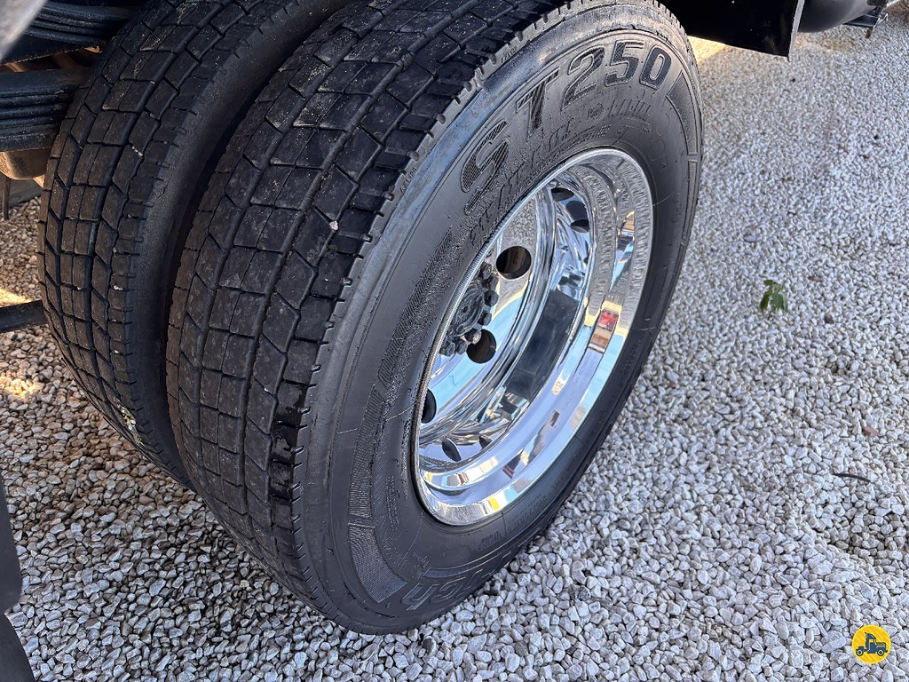 Caminhão FORD CARGO 815 Baú Furgão ANO 2010 de Truck Mais Caminhões no Paraná