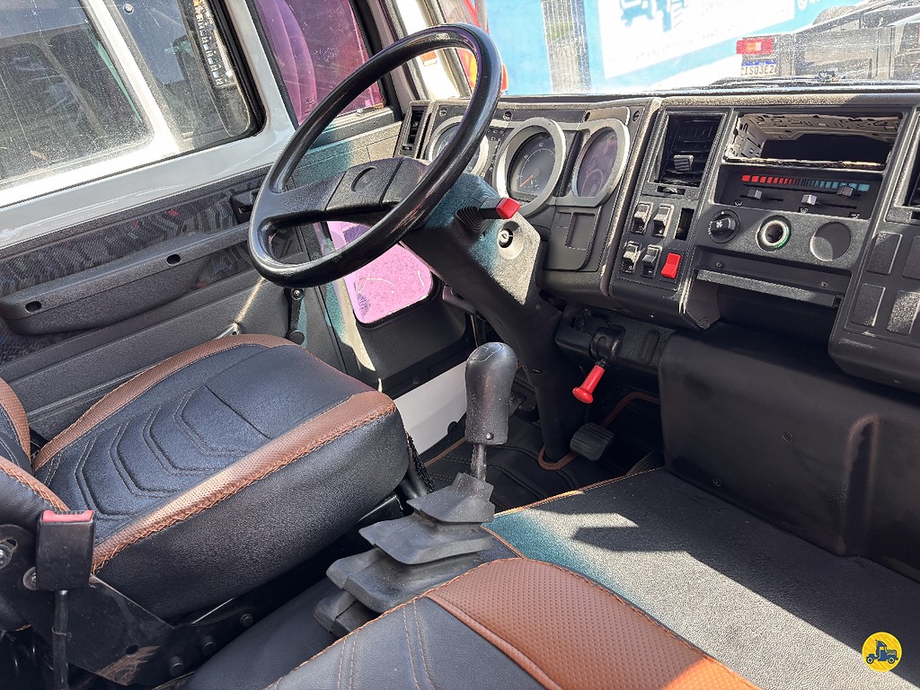 Caminhão FORD CARGO 815 Baú Furgão ANO 2010 de Truck Mais Caminhões no Paraná