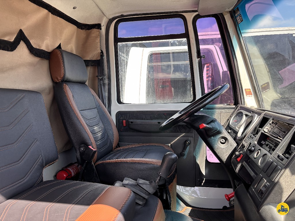 Caminhão FORD CARGO 815 Baú Furgão ANO 2010 de Truck Mais Caminhões no Paraná